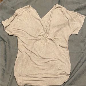 Grey V-neck, banded short sleeve shirt